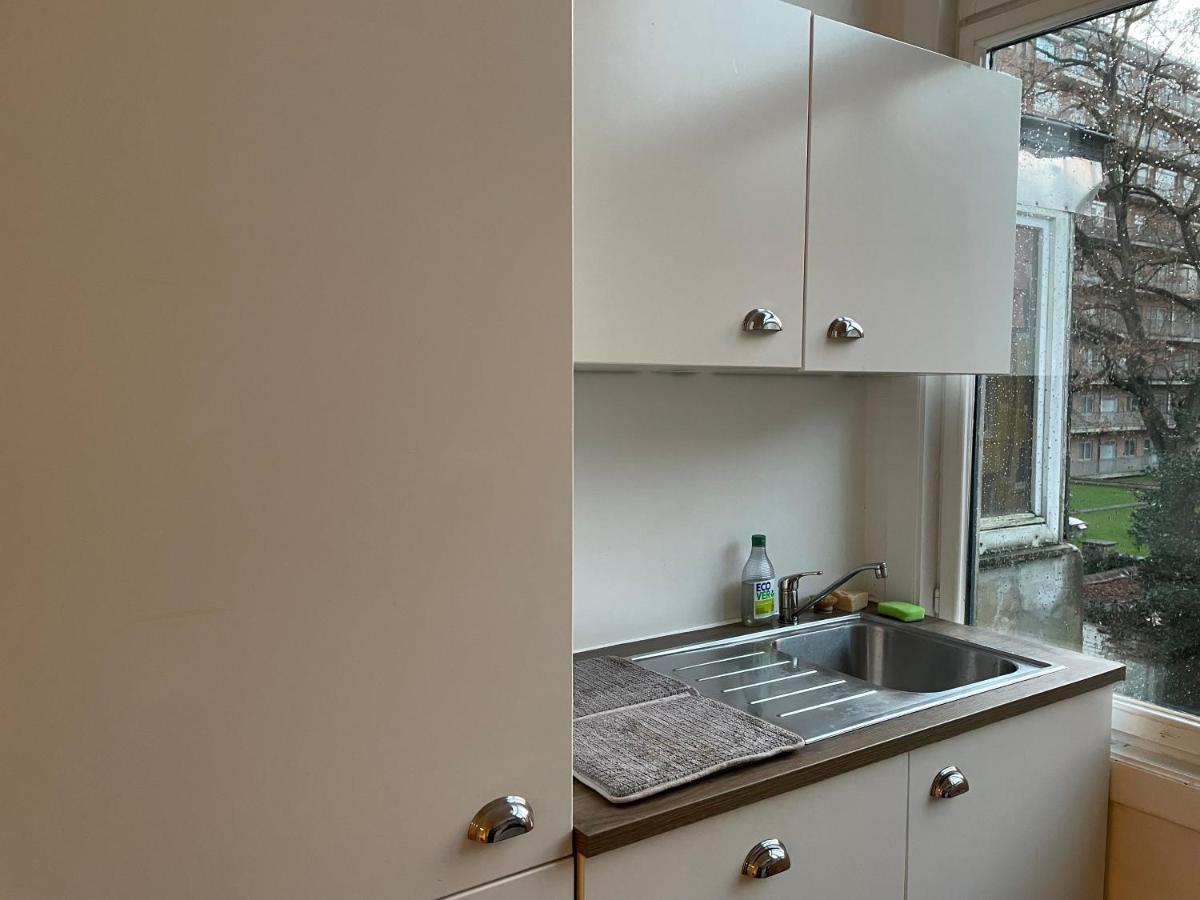 Charming Room In Eu District 브뤼셀 외부 사진